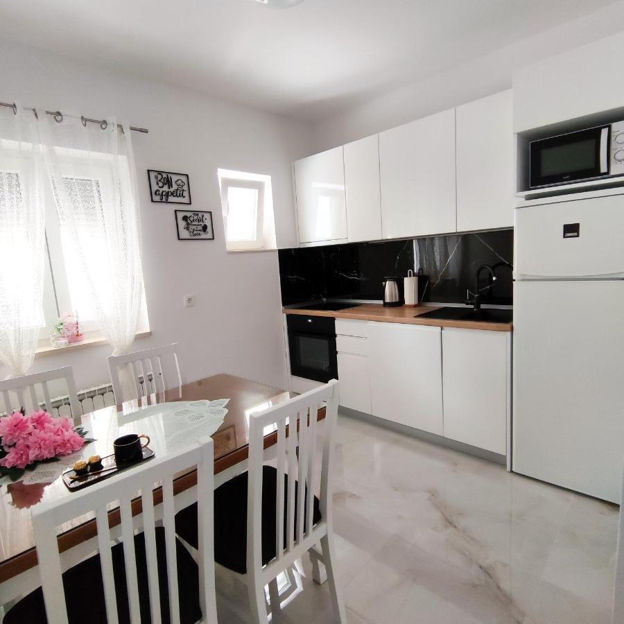 Apartman Rivana Baška Voda Kültér fotó