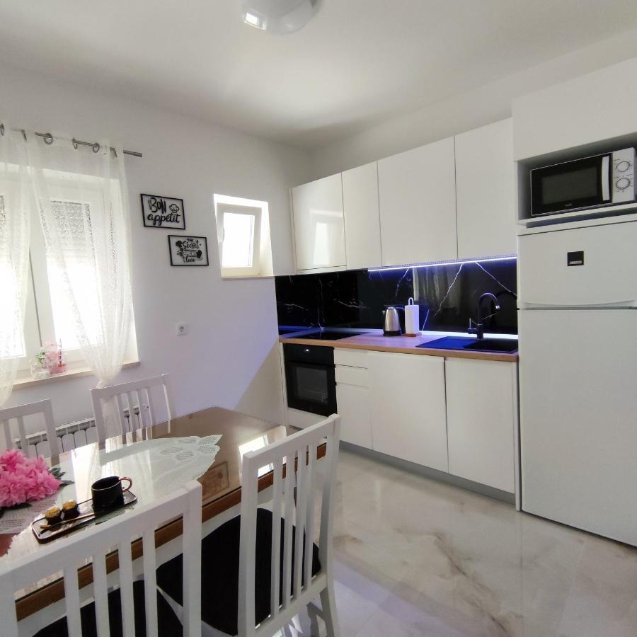 Apartman Rivana Baška Voda Kültér fotó