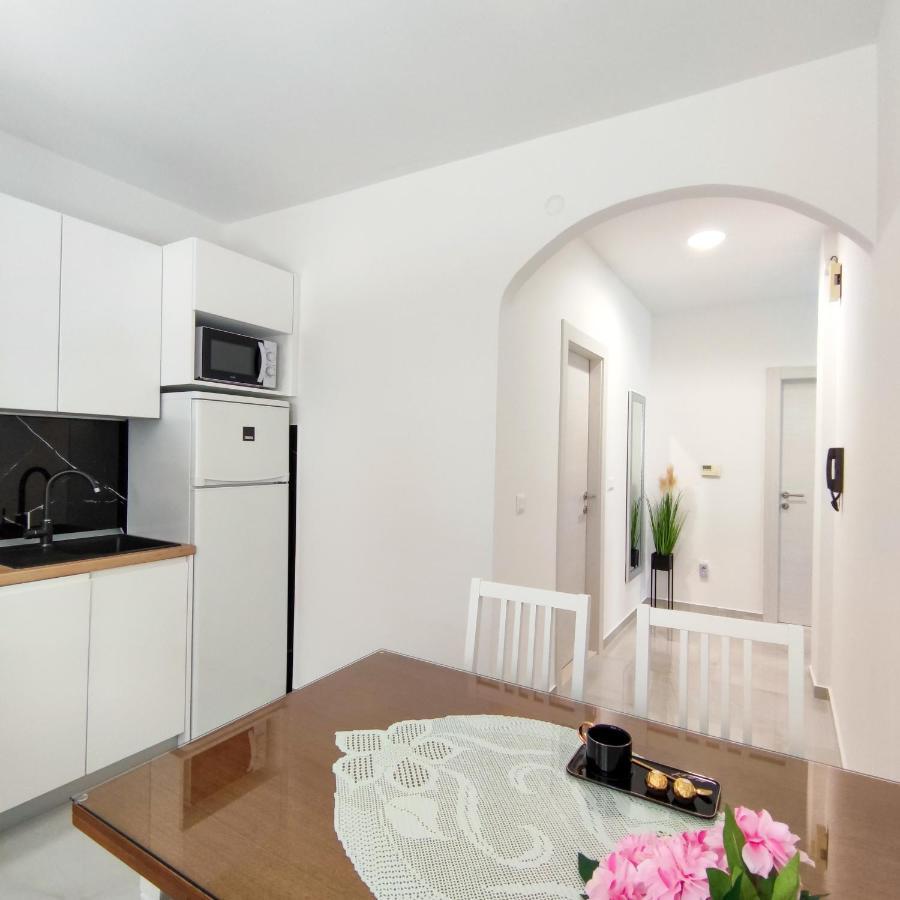 Apartman Rivana Baška Voda Kültér fotó